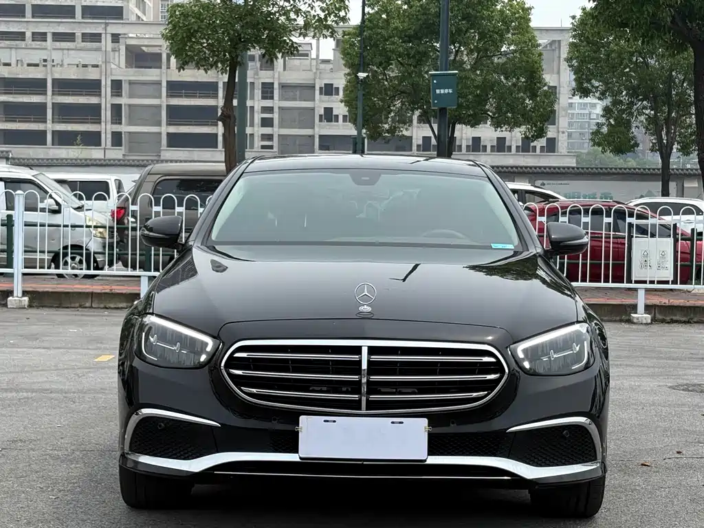 Mercedes-Benz E-Class 2023 — фото 2