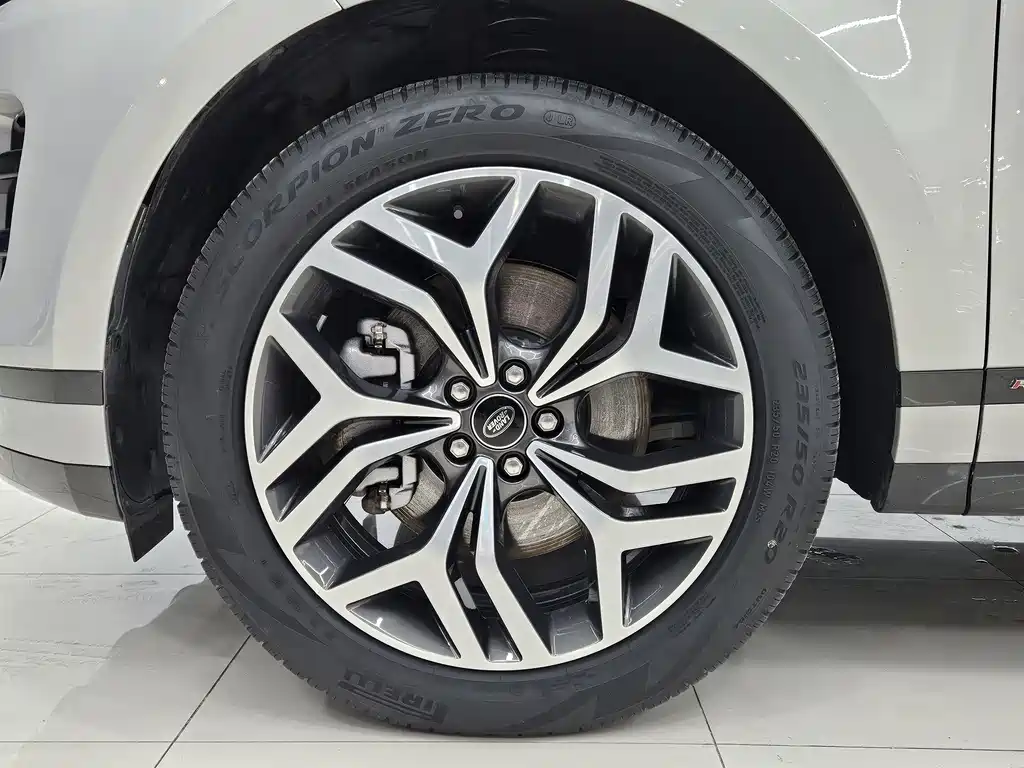 Land Rover Evoque 2023 — фото 20
