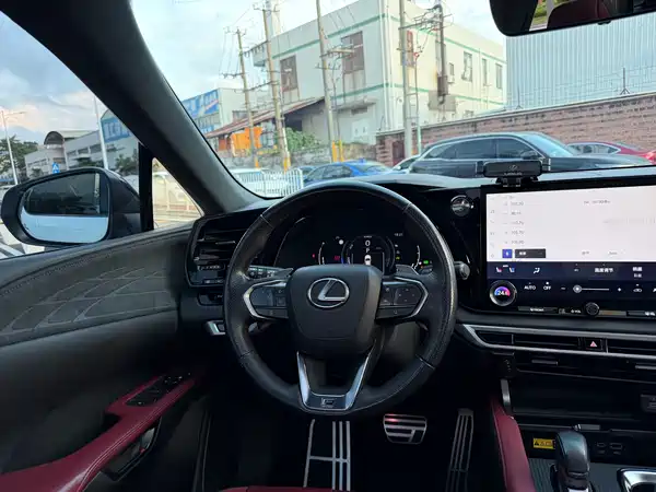 Lexus RX 2023