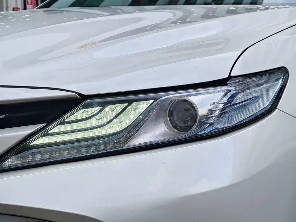 Toyota Camry 2019 — фото 11