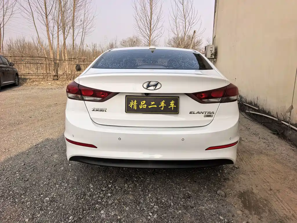 Hyundai Elantra 2019 — фото 7