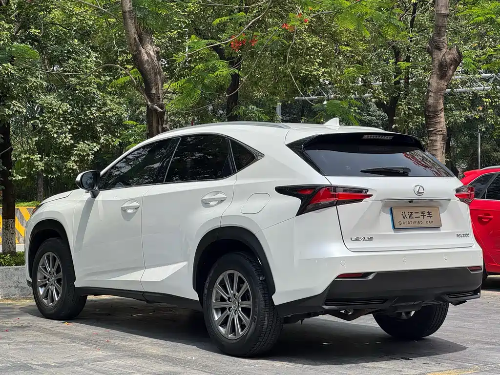 Lexus NX 2016 — фото 7