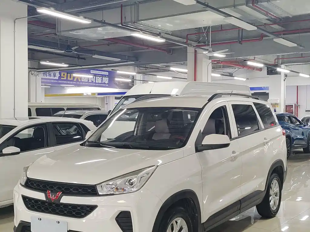 Wuling Hongguang S3 2018 — фото 3
