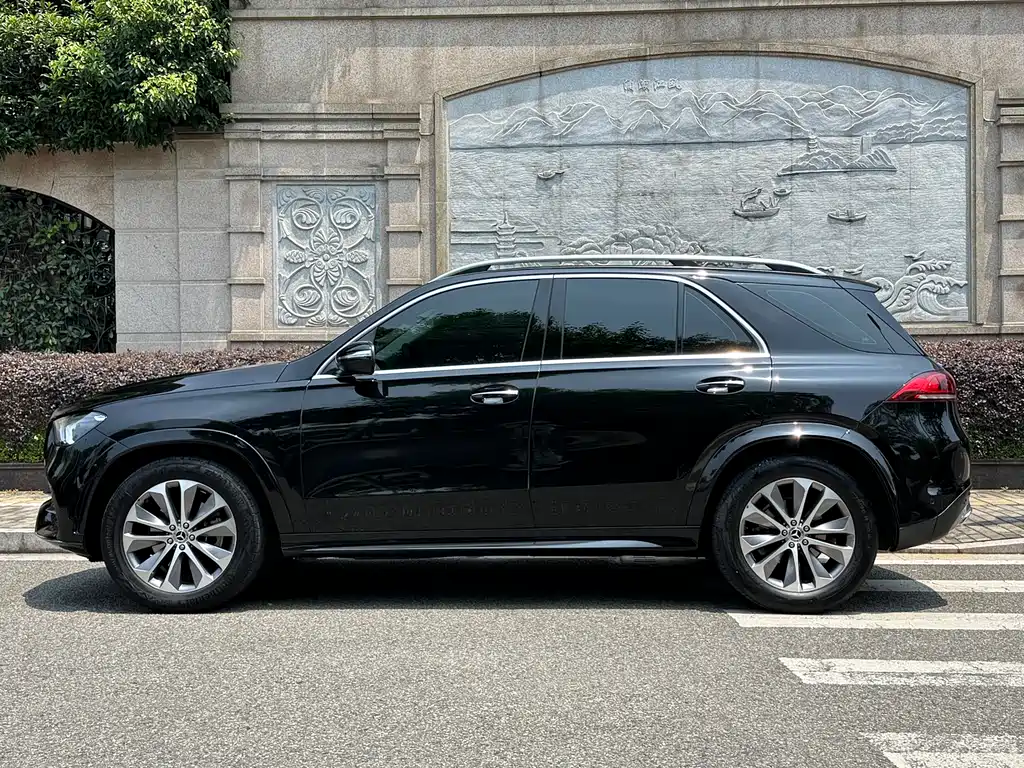 Mercedes-Benz GLE 2023 — фото 3