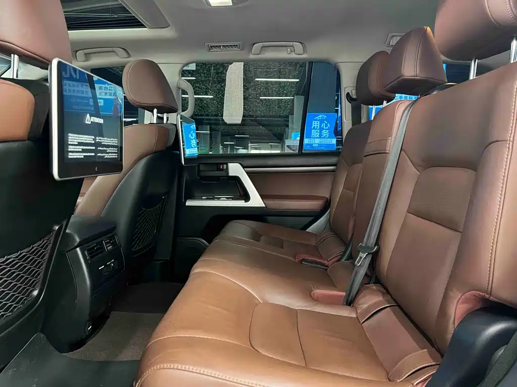 Toyota Land Cruiser 2019 — фото 11