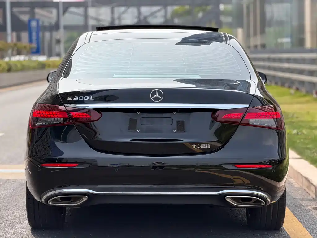 Mercedes-Benz E-Class 2023 — фото 5
