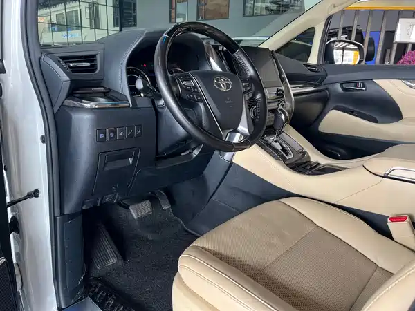 Toyota Alphard 2020
