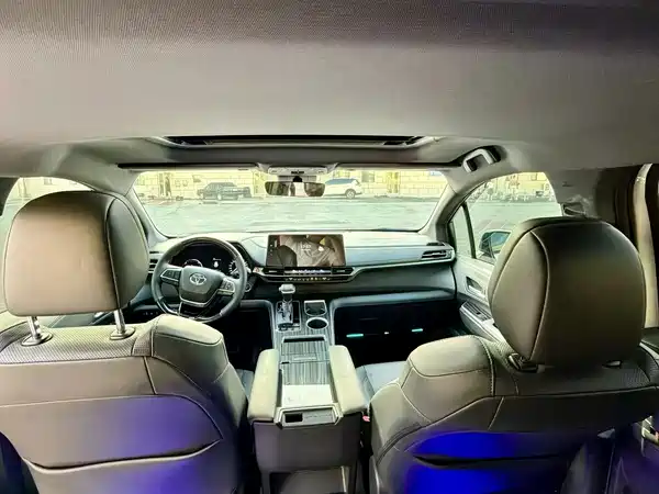Toyota Sienna 2025