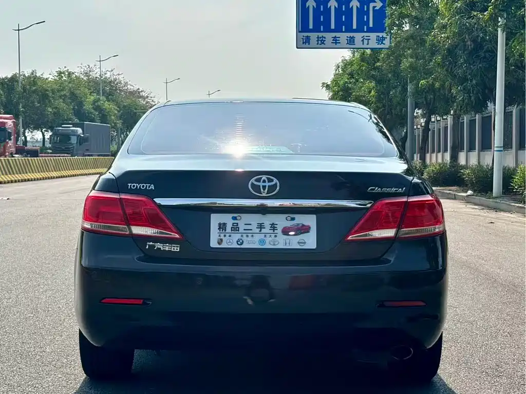 Toyota Camry 2014 — фото 8