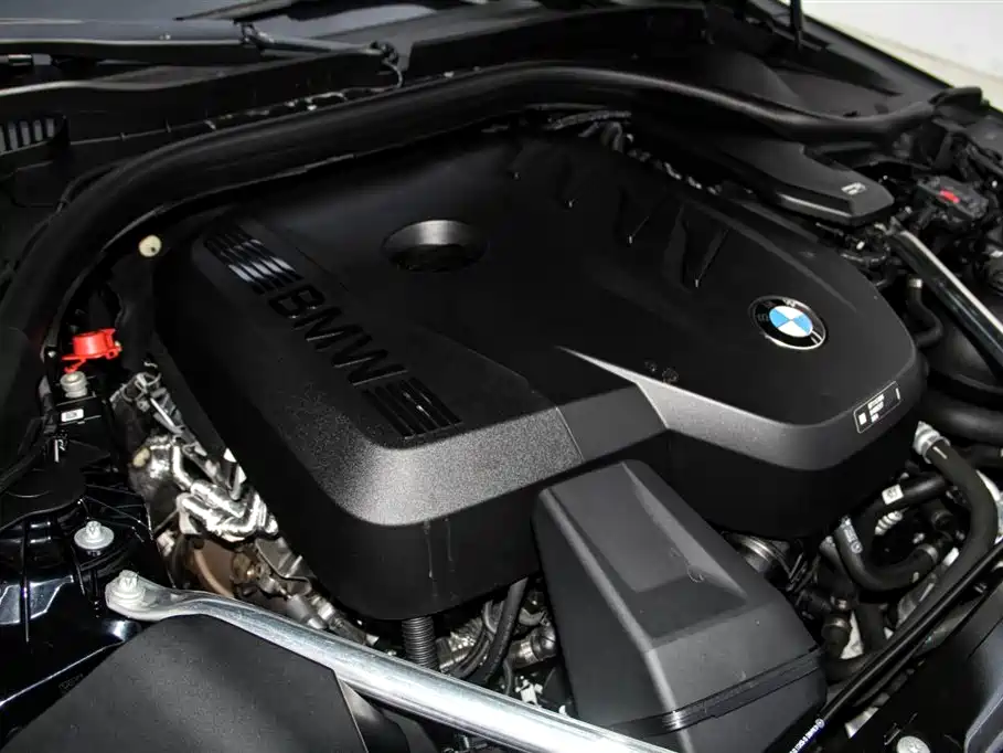 BMW 5 Series 2025 — фото 13
