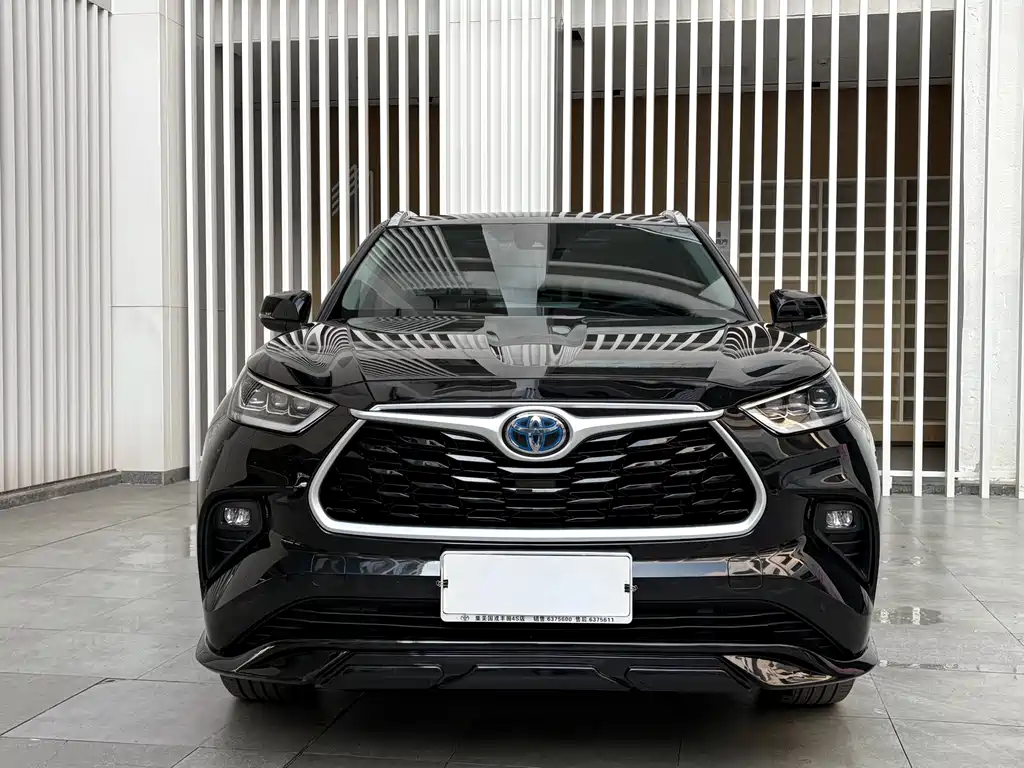 Toyota Highlander 2023 — фото 2