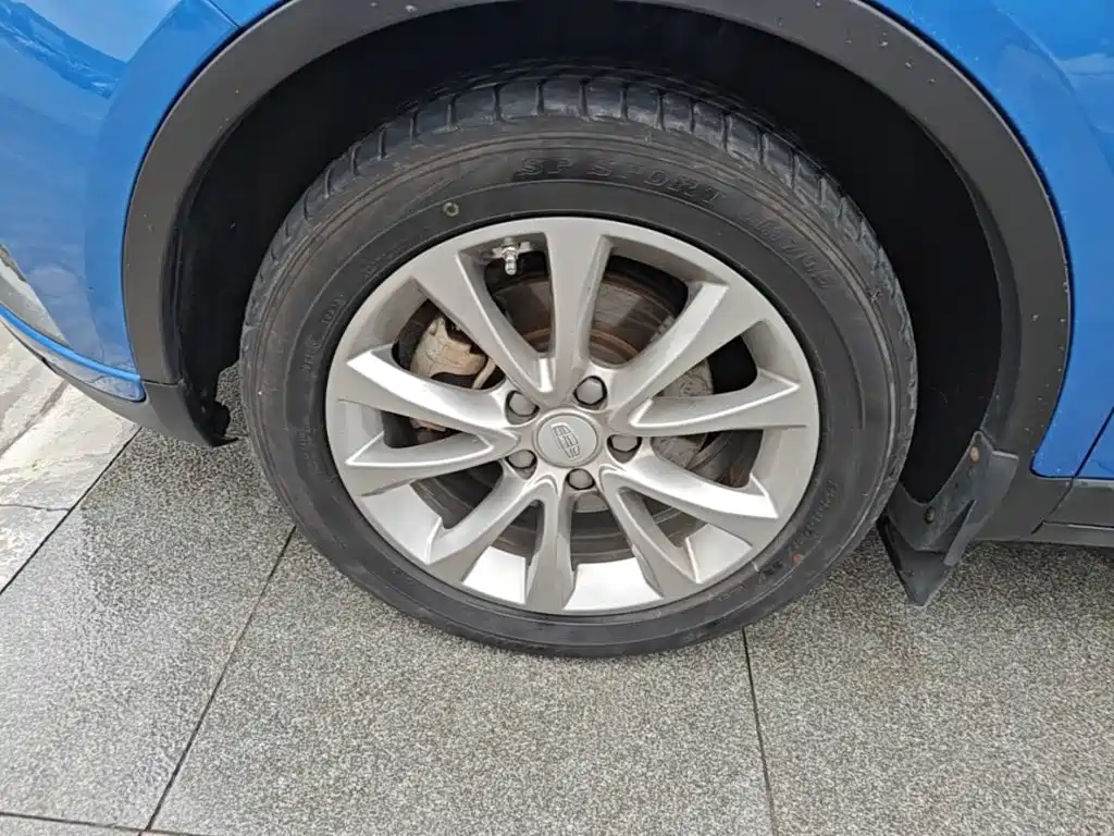 Geely Emgrand GS 2018 — фото 23