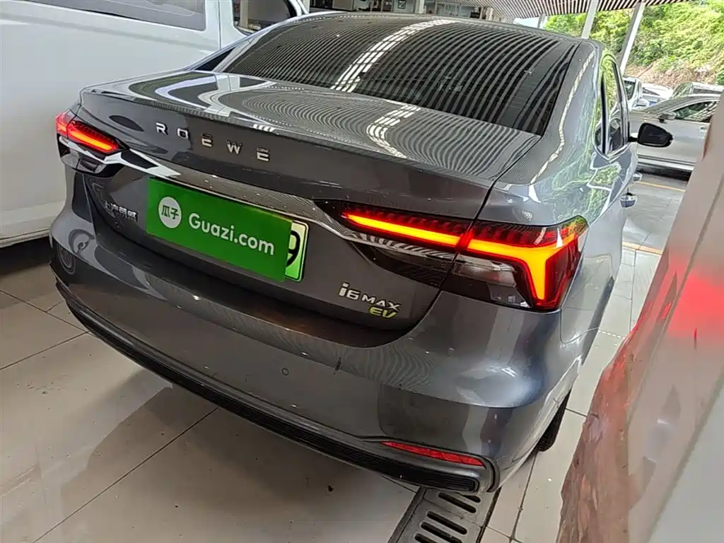 Roewe i6 MAX New Energy 2022 — фото 7