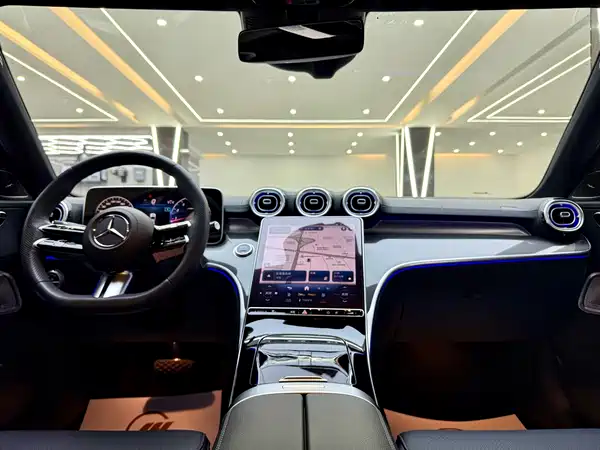Mercedes-Benz C-Class 2024