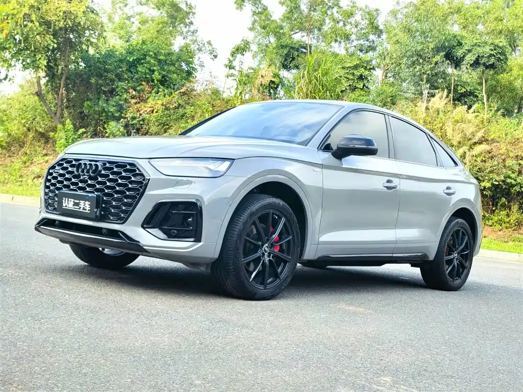 Audi Q5L Sportback 2022 — фото 1