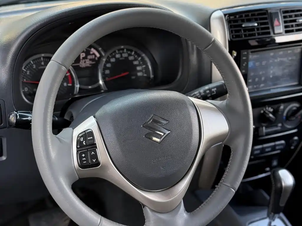 Suzuki Jimny 2015 — фото 10