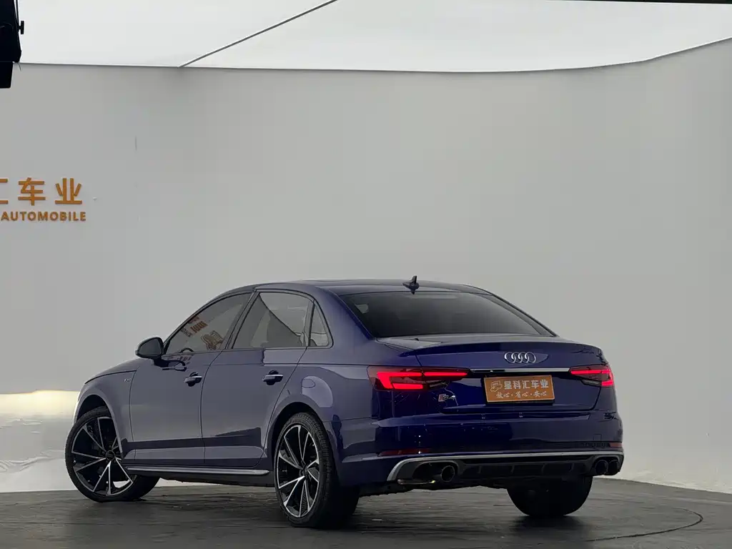 Audi A4L 2019 — фото 14