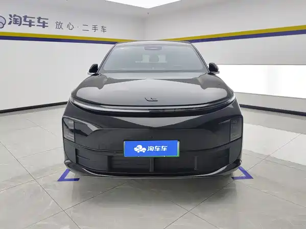Li Auto L6 2025