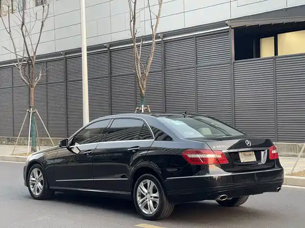 Mercedes-Benz E-Class 2010
