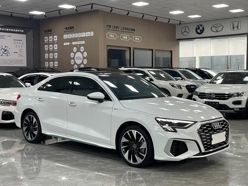 Audi A3 2022 — фото 3
