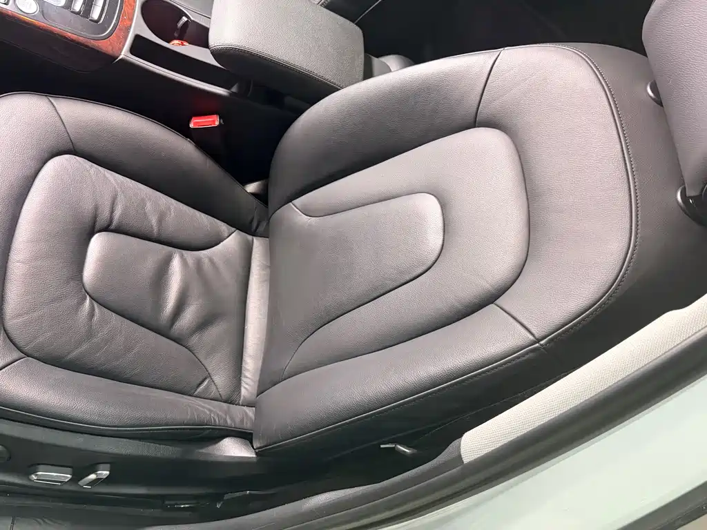 Audi A4L 2016 — фото 18