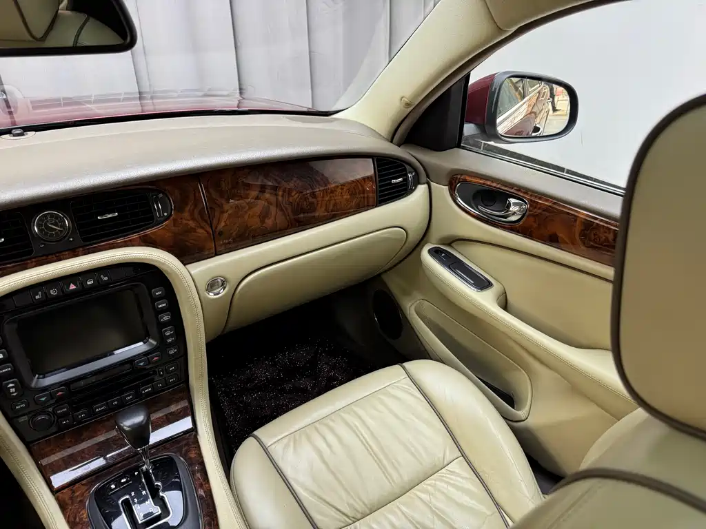 Jaguar XJ 2008 — фото 15