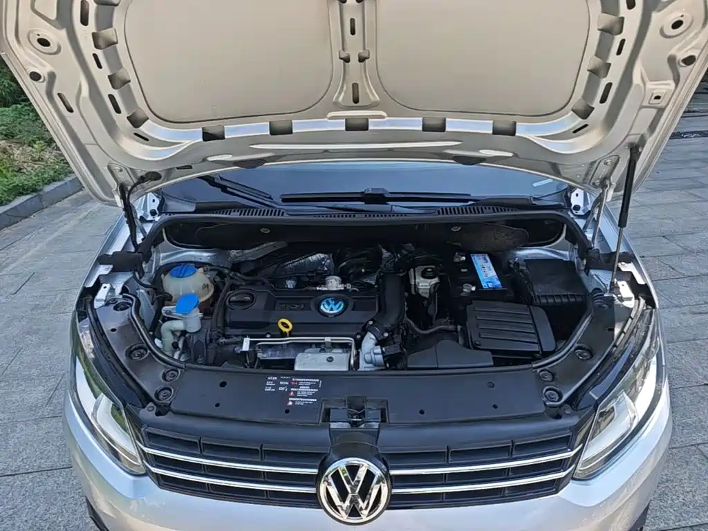 Volkswagen Touran 2015 — фото 20