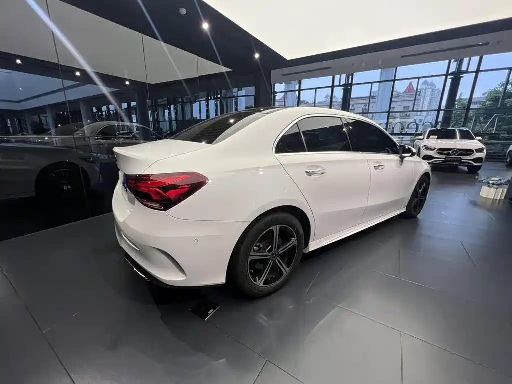 Mercedes-Benz A-Class 2022 — фото 5