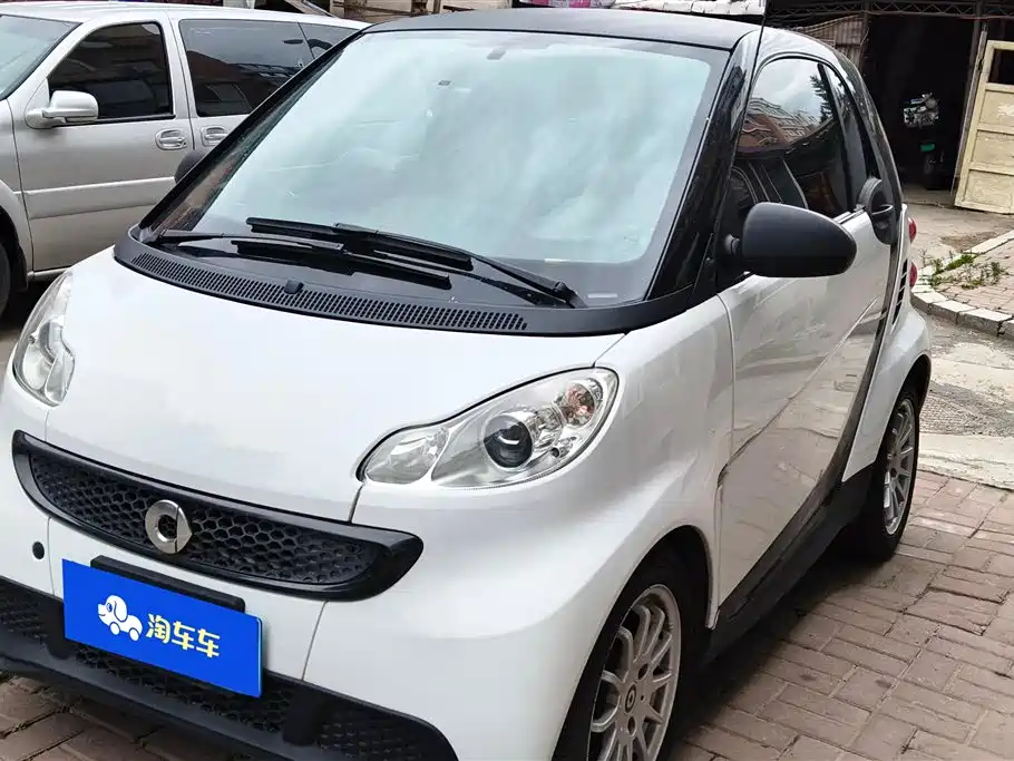 smart Fortwo 2015 — фото 1