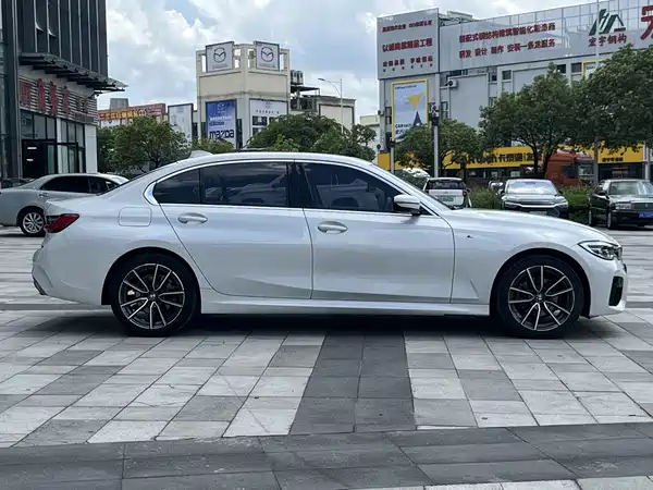 BMW 3 Series 2021