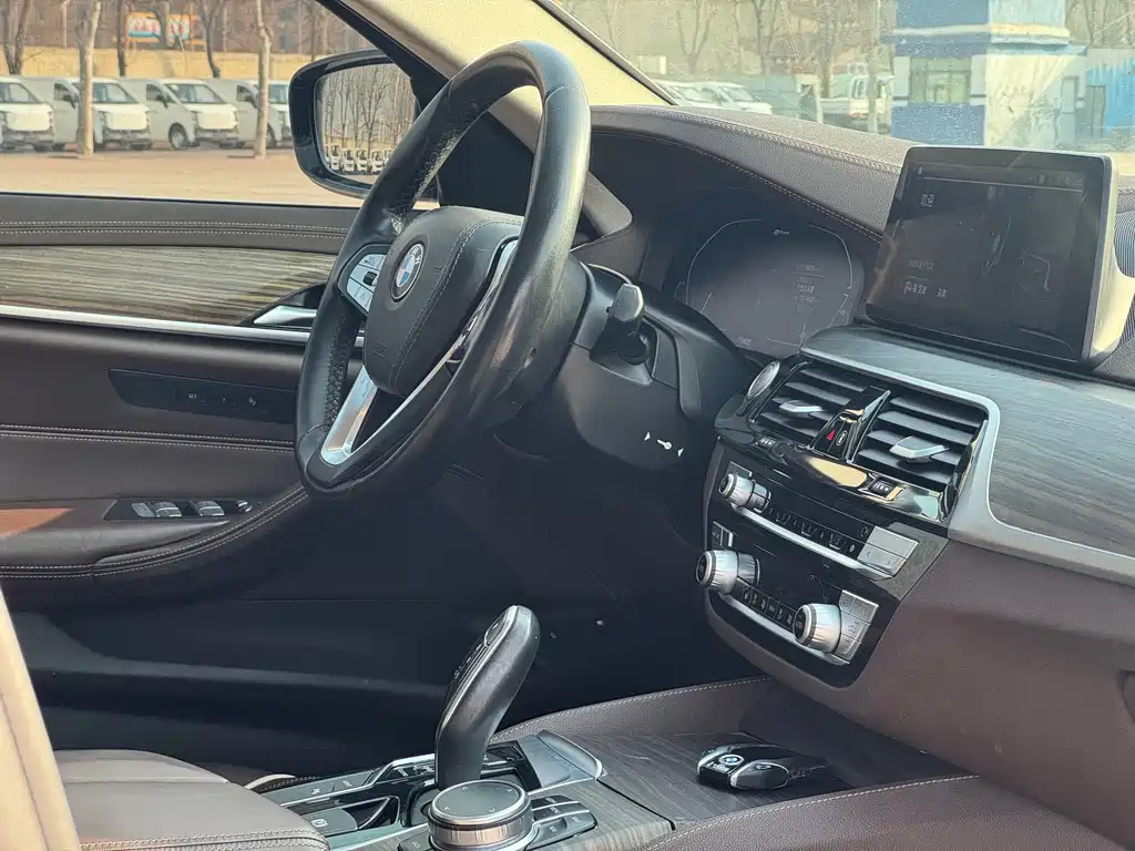 BMW 5 Series New Energy 2019 — фото 13