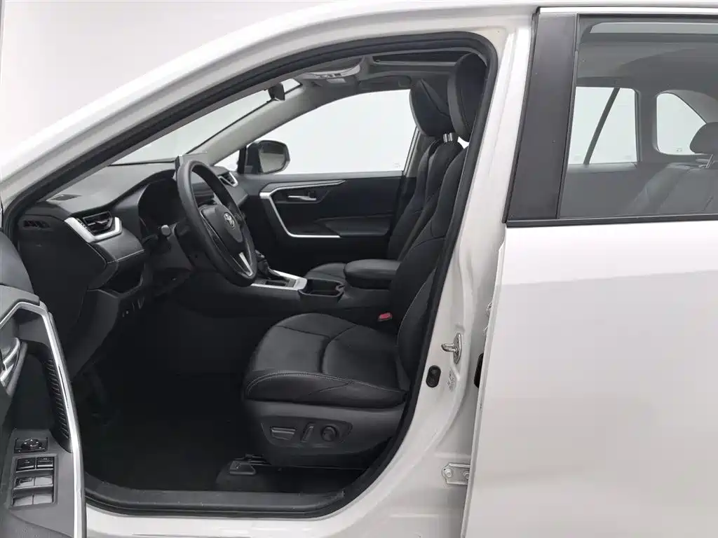 Toyota Wildlander 2021 — фото 10
