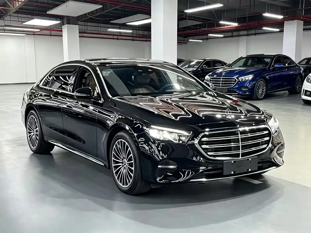 Mercedes-Benz E-Class 2025 — фото 3