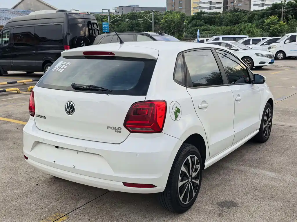 Volkswagen Polo 2016 — фото 10