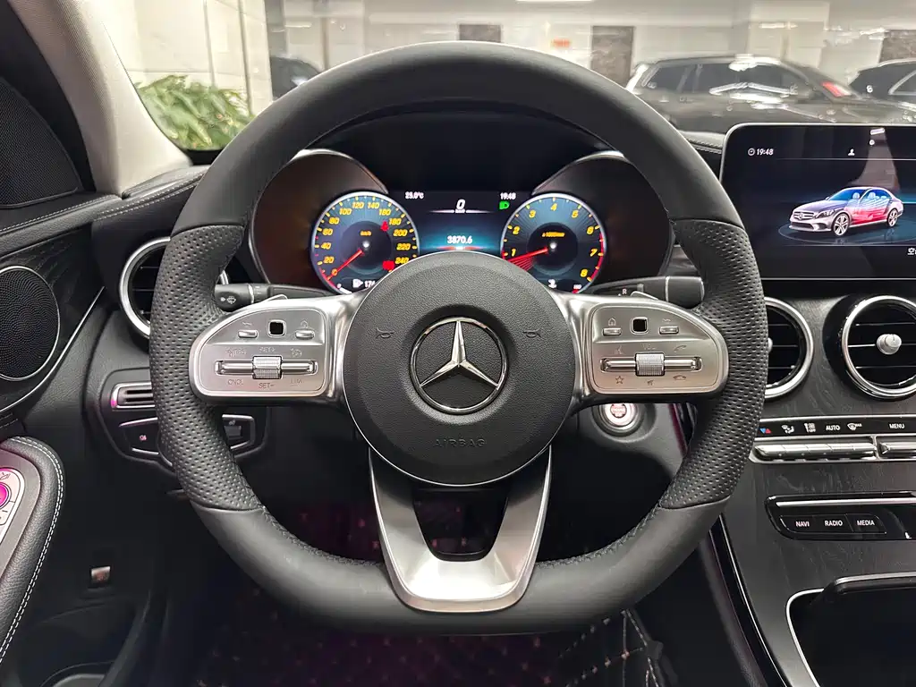 Mercedes-Benz C-Class 2020 — фото 17