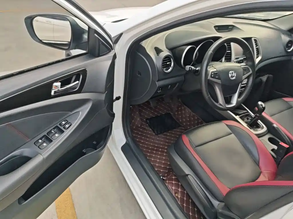 Changan Eado XT 2015 — фото 16