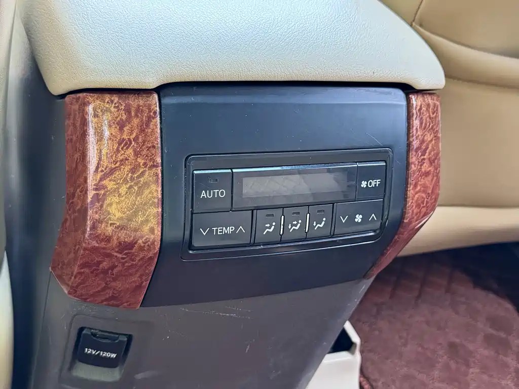 Toyota Prado 2018 — фото 19