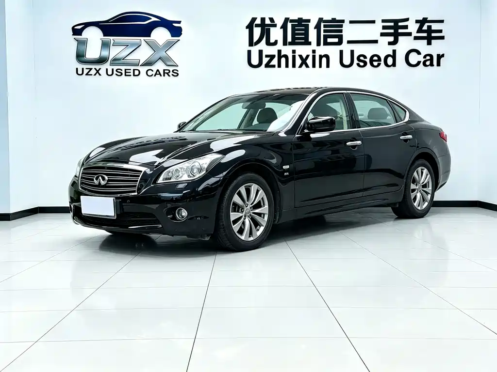 Infiniti Q70 2015