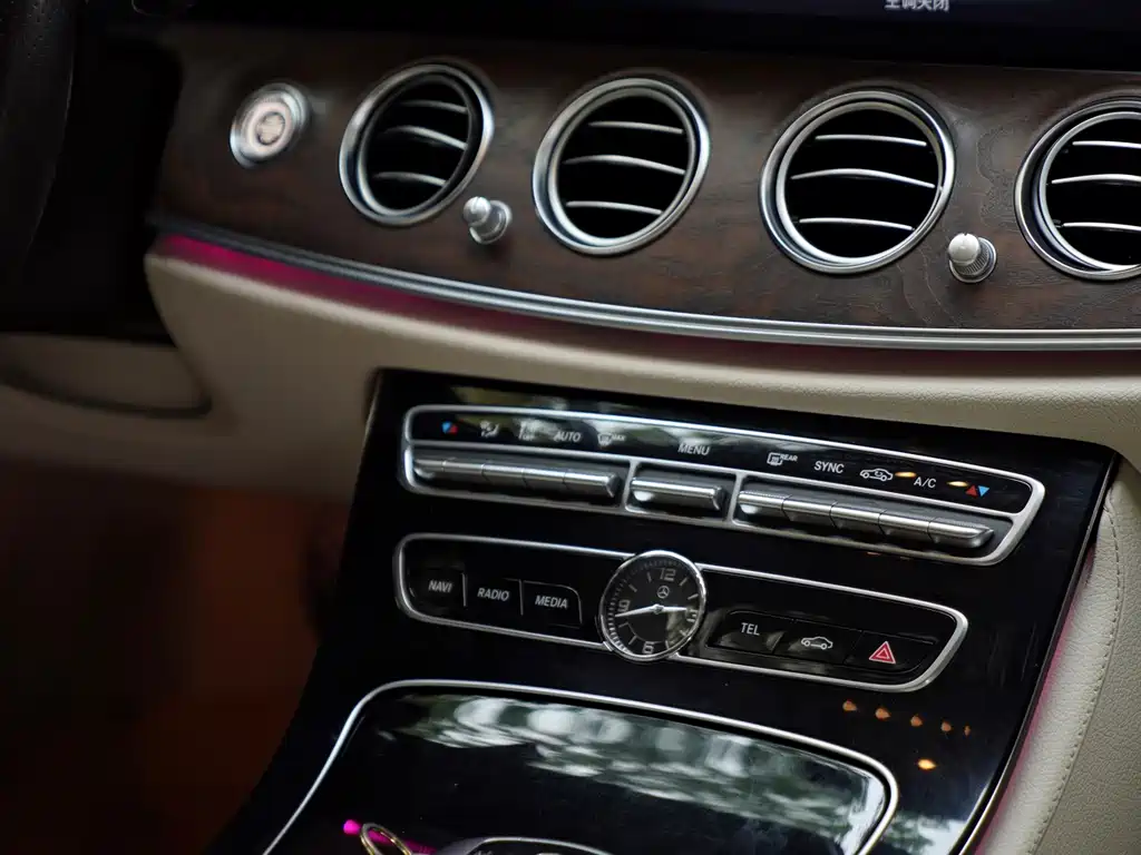 Mercedes-Benz E-Class 2016 — фото 14