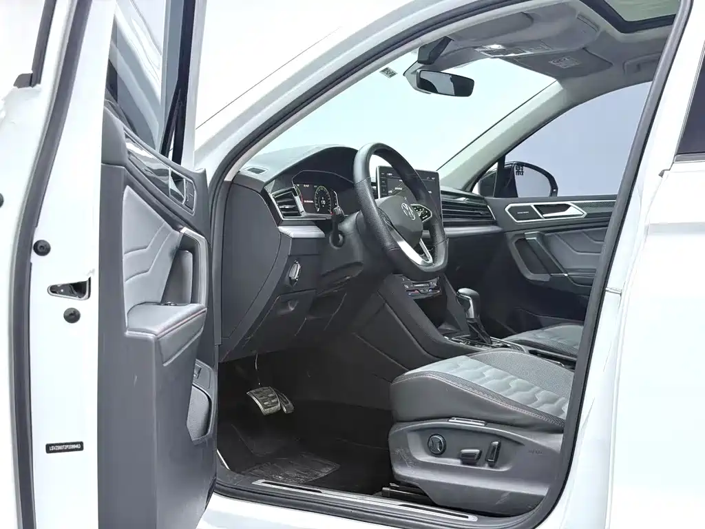 Volkswagen Tiguan L 2024