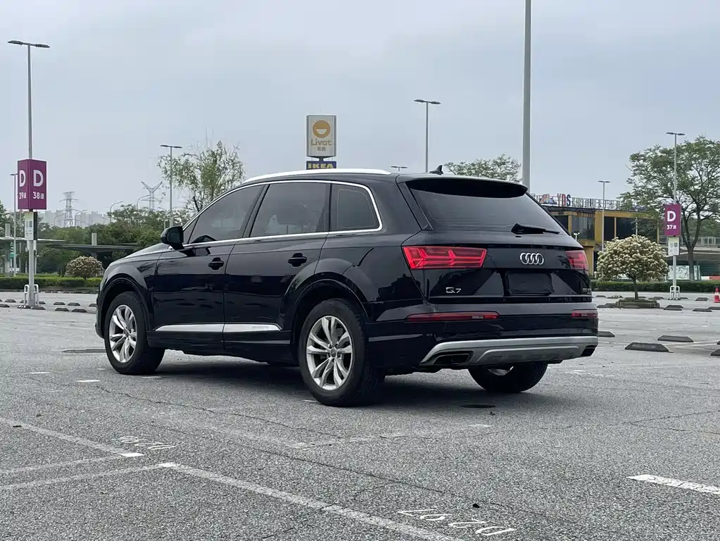 Audi Q7 2019 — фото 8