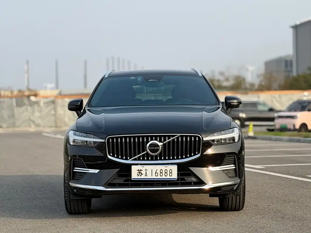 Volvo XC60 2023 — фото 2