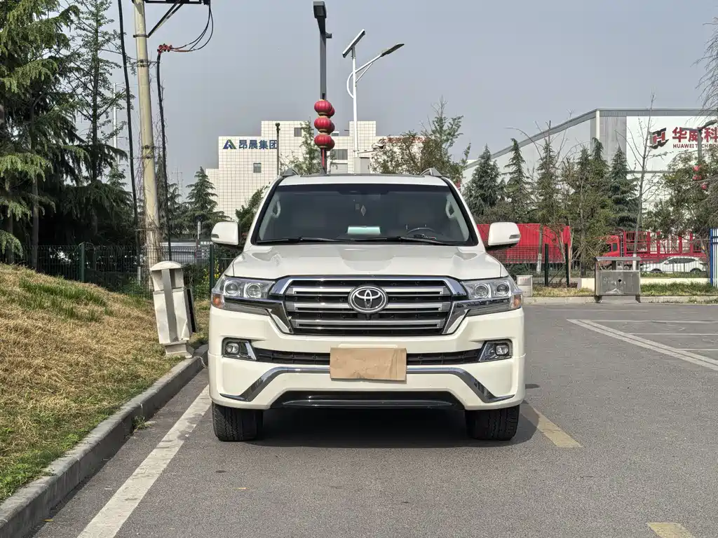 Toyota Land Cruiser 2019 — фото 2