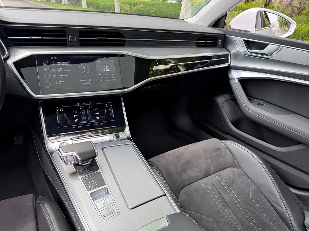 Audi A7L 2024 — фото 14