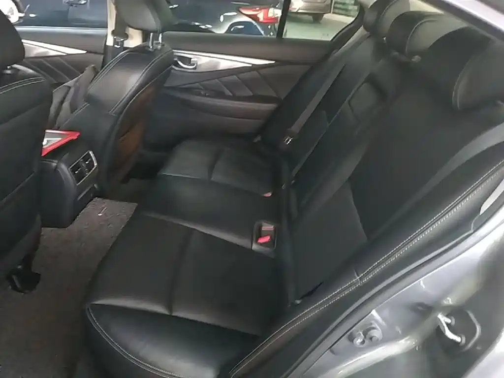 Infiniti Q50L 2015 — фото 17