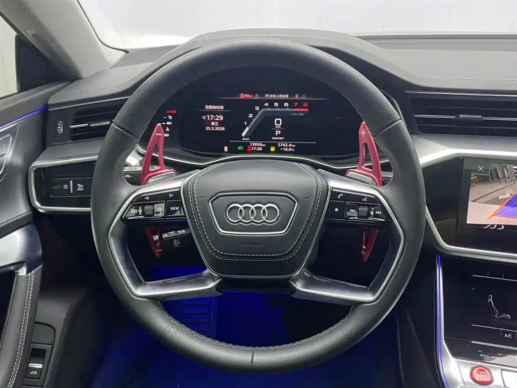 Audi A7L 2024 — фото 14
