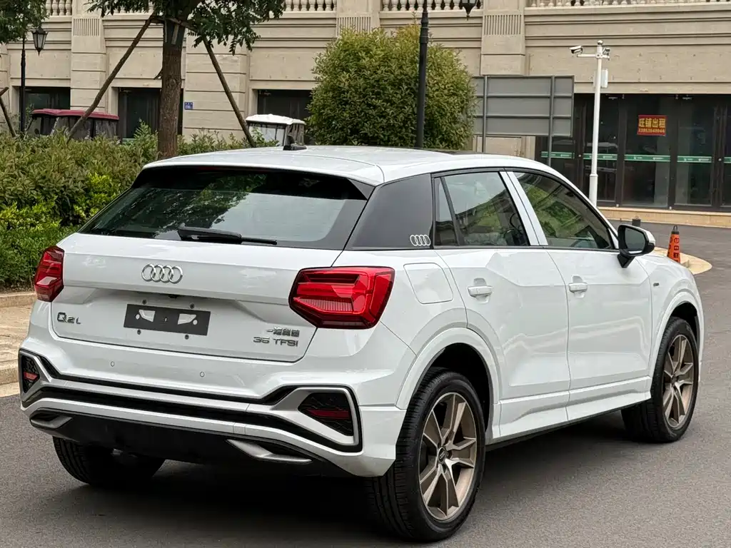 Audi Q2L 2024 — фото 9