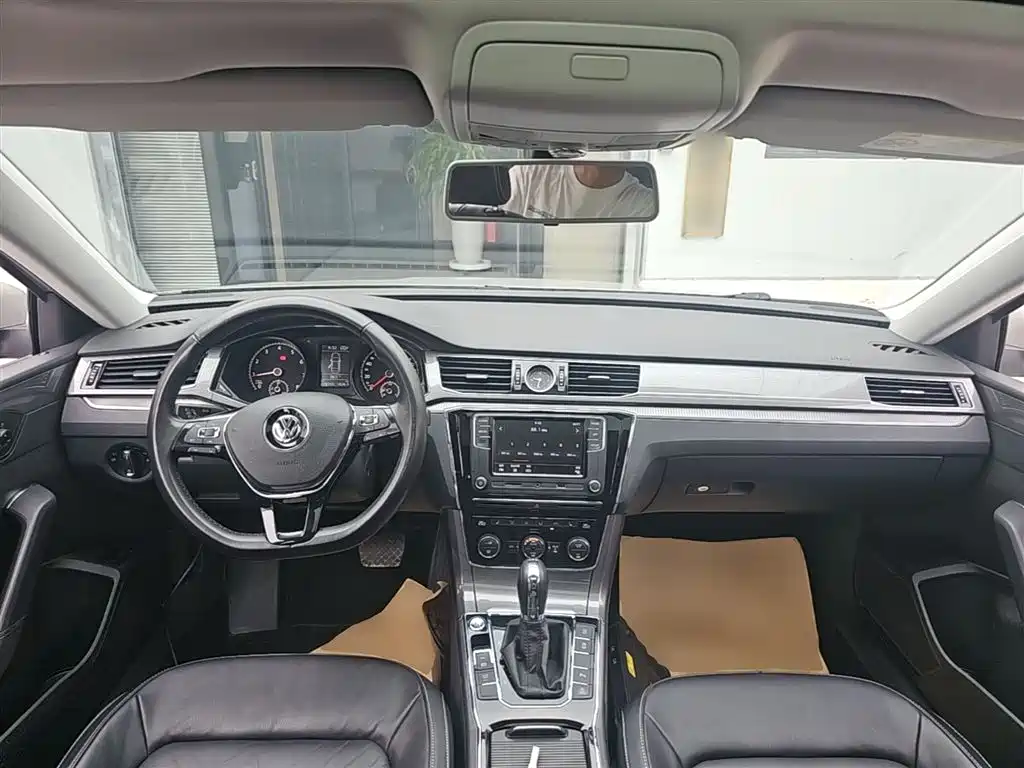 Volkswagen Passat 2018 — фото 10