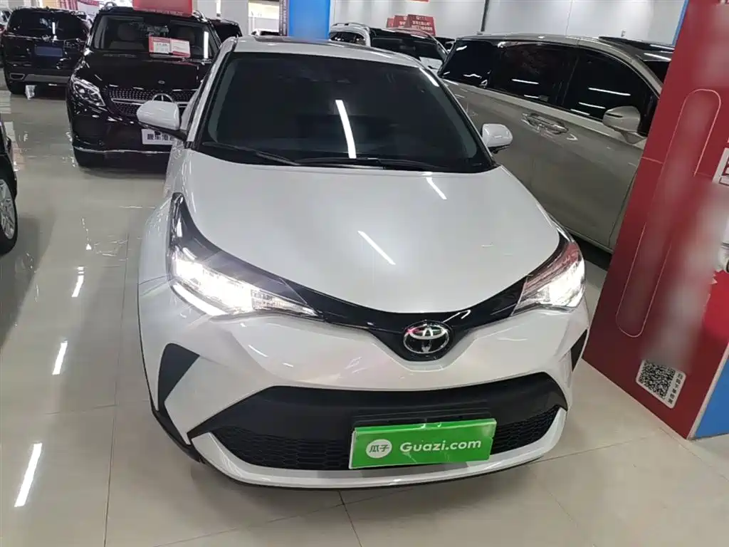 Toyota C-HR 2023 — фото 3