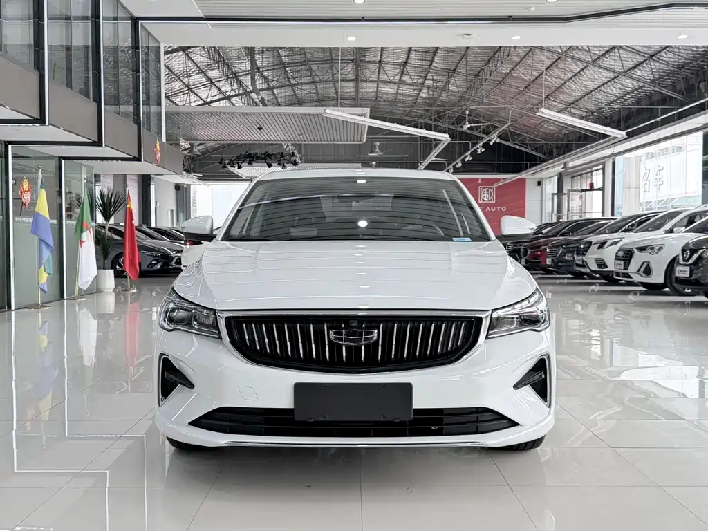Geely Emgrand 2023 — фото 2
